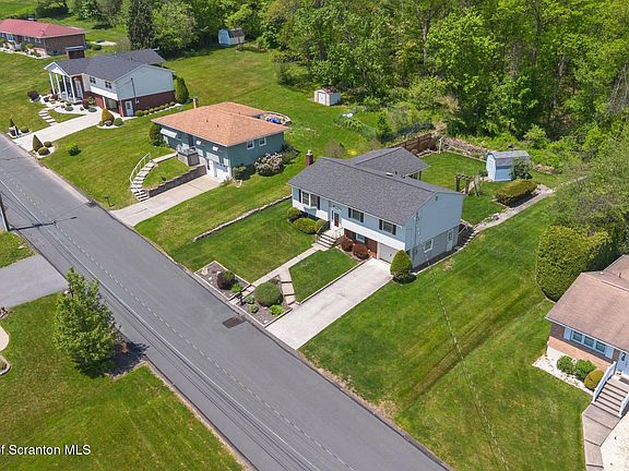 4th image of 210 Prynn St