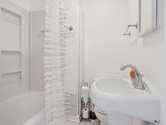 5th image of 1129 McKean St #2