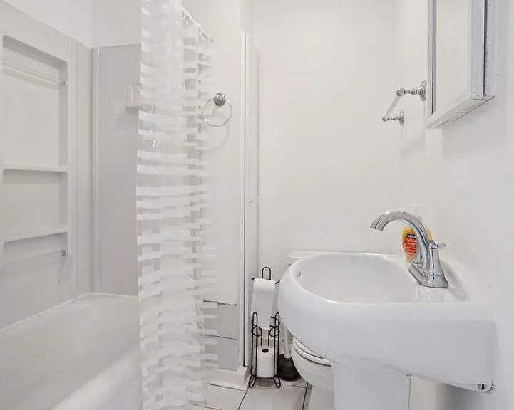 1129 McKean St #2 — Photo 5