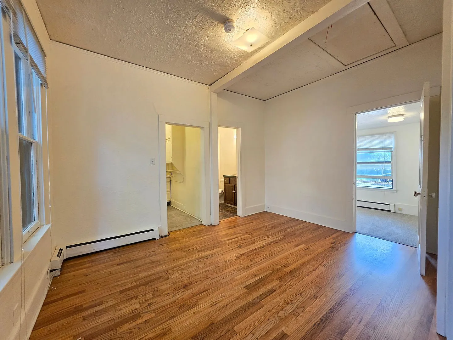 2645 Pine St — Photo 2