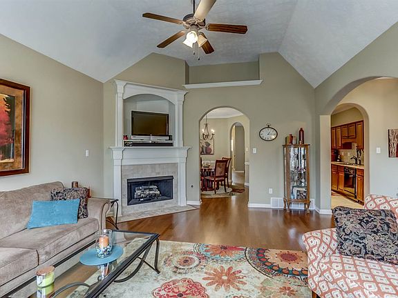 3rd image of 1677 Newton Oak Cir E