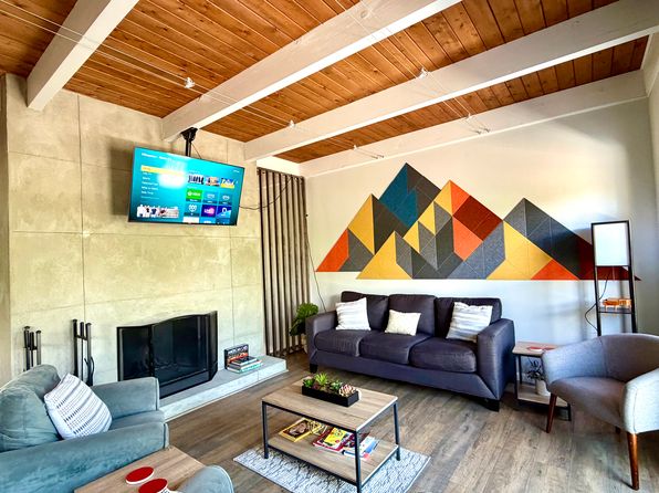715 Branding Iron Dr SE