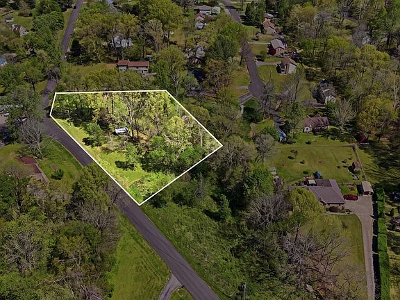 2nd image of 18A Lookout Dr