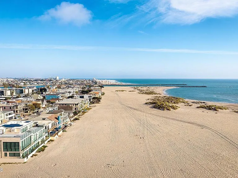 3373 Ocean Dr — Photo 55