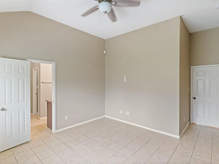 9104 N Green River Dr #A — Photo 39