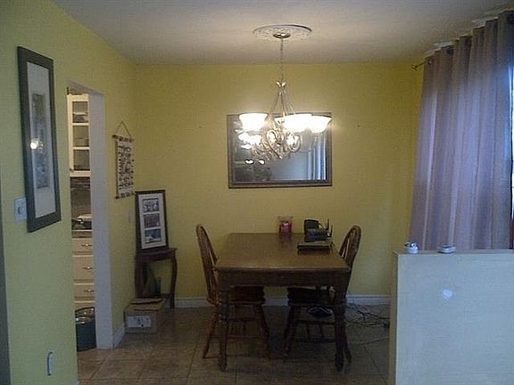 3rd image of 2883 Sackville Dr