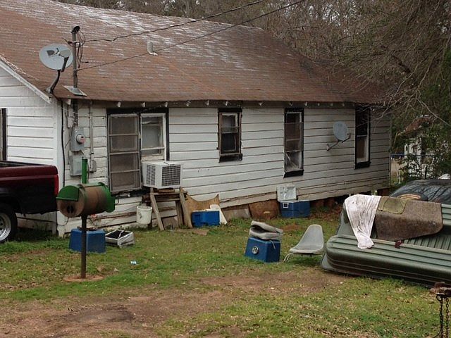 2nd image of 638 Oliver St