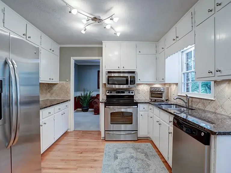 6720 Ramundo Dr — Photo 9