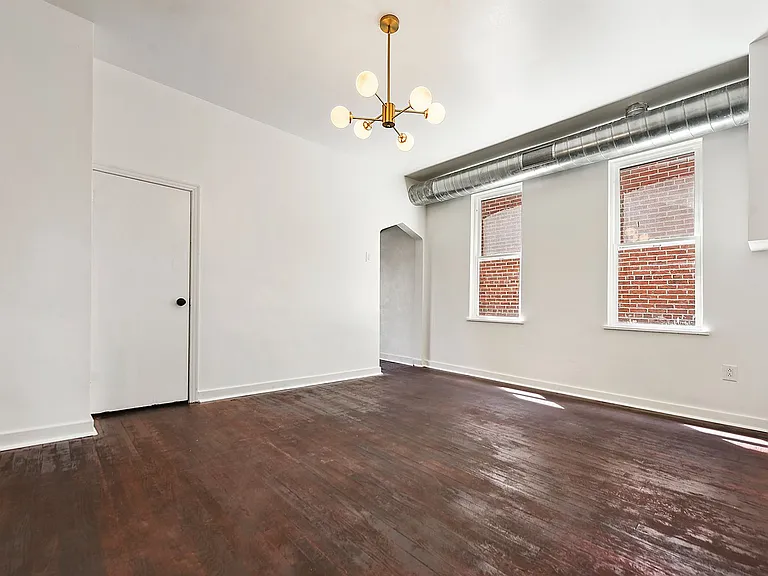 359 W 13th Ave — Photo 9