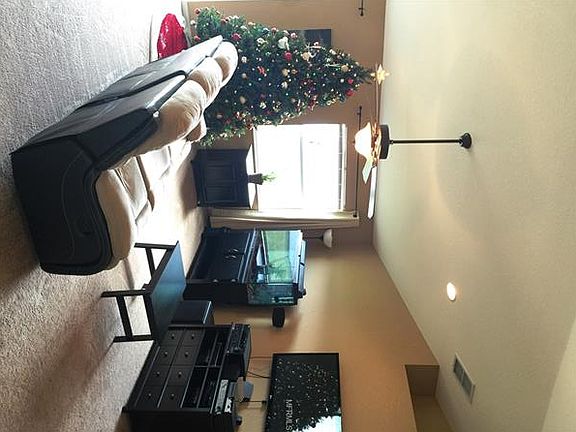 4th image of 967 Highland Meadows St