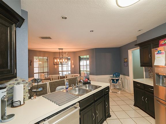 5th image of 316 Raintree Ln