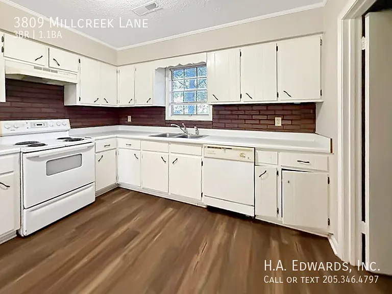 3809 Millcreek Ln — Photo 4