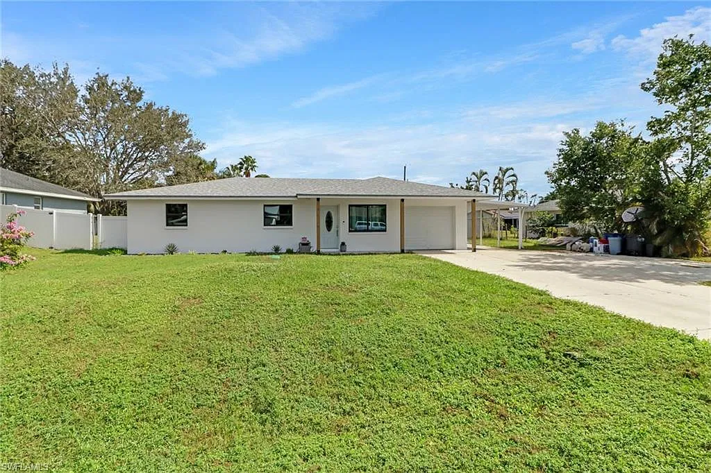 3 bed, 1.0 bath, 1148 sqft, $2,300 — Photo 2