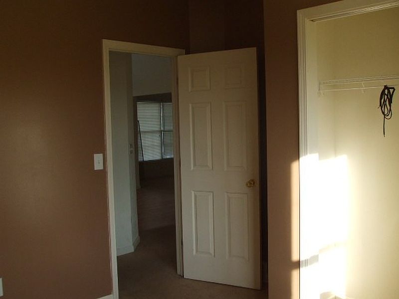 5th image of 172 SCHUURMAN Road