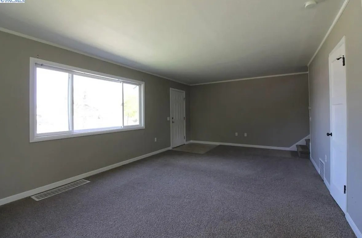 3 bed, 1700 sqft, $1,750 — Photo 4
