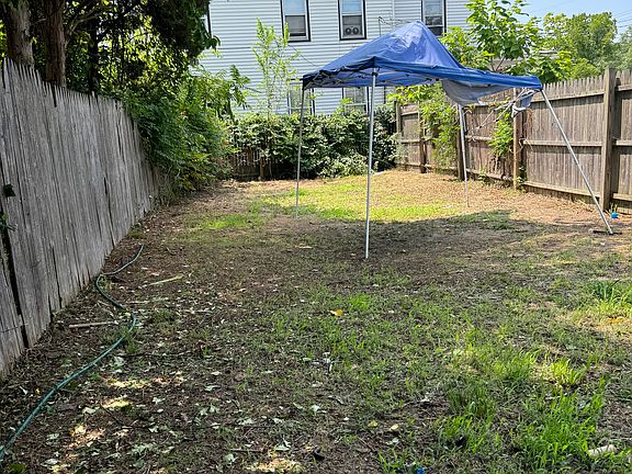 2nd image of 503 Oak St E Unit 1