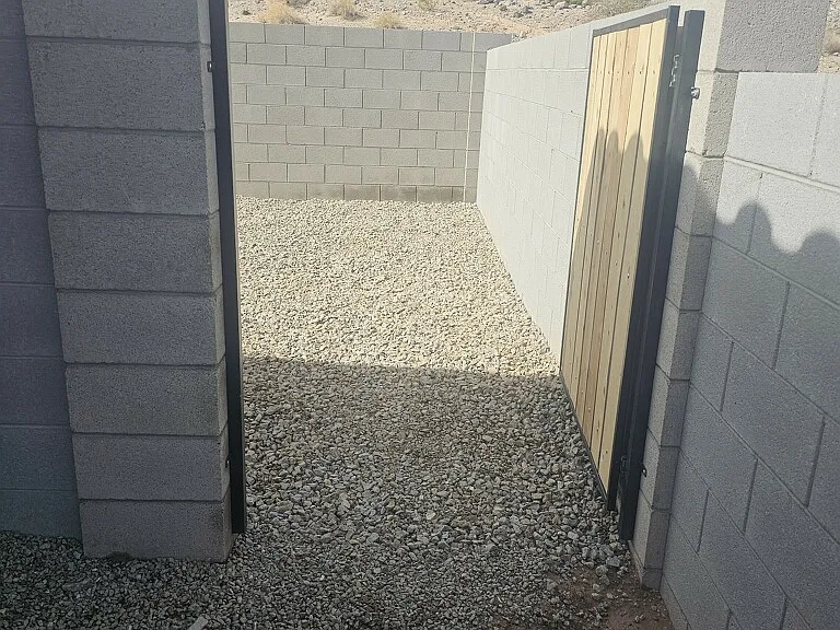 2340 Tapatio Dr — Photo 22