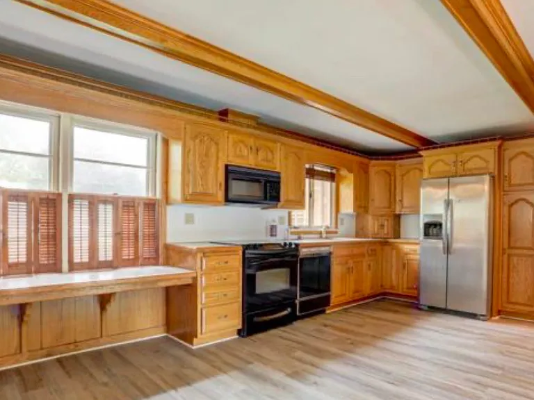 83 N Church St SW — Photo 8