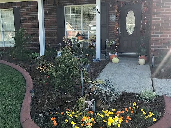 3rd image of 107 Stonecliff Dr