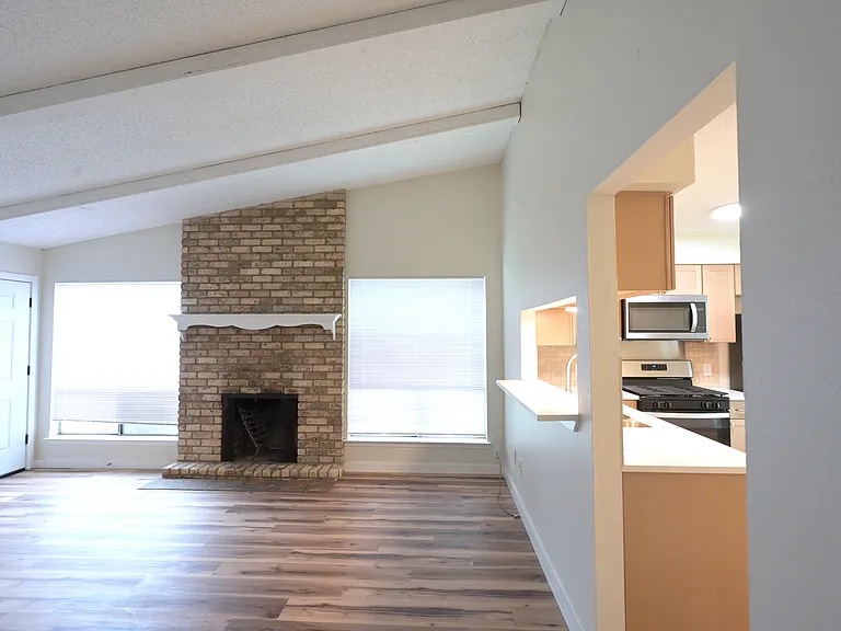 210 W William Cannon Dr #A — Photo 5