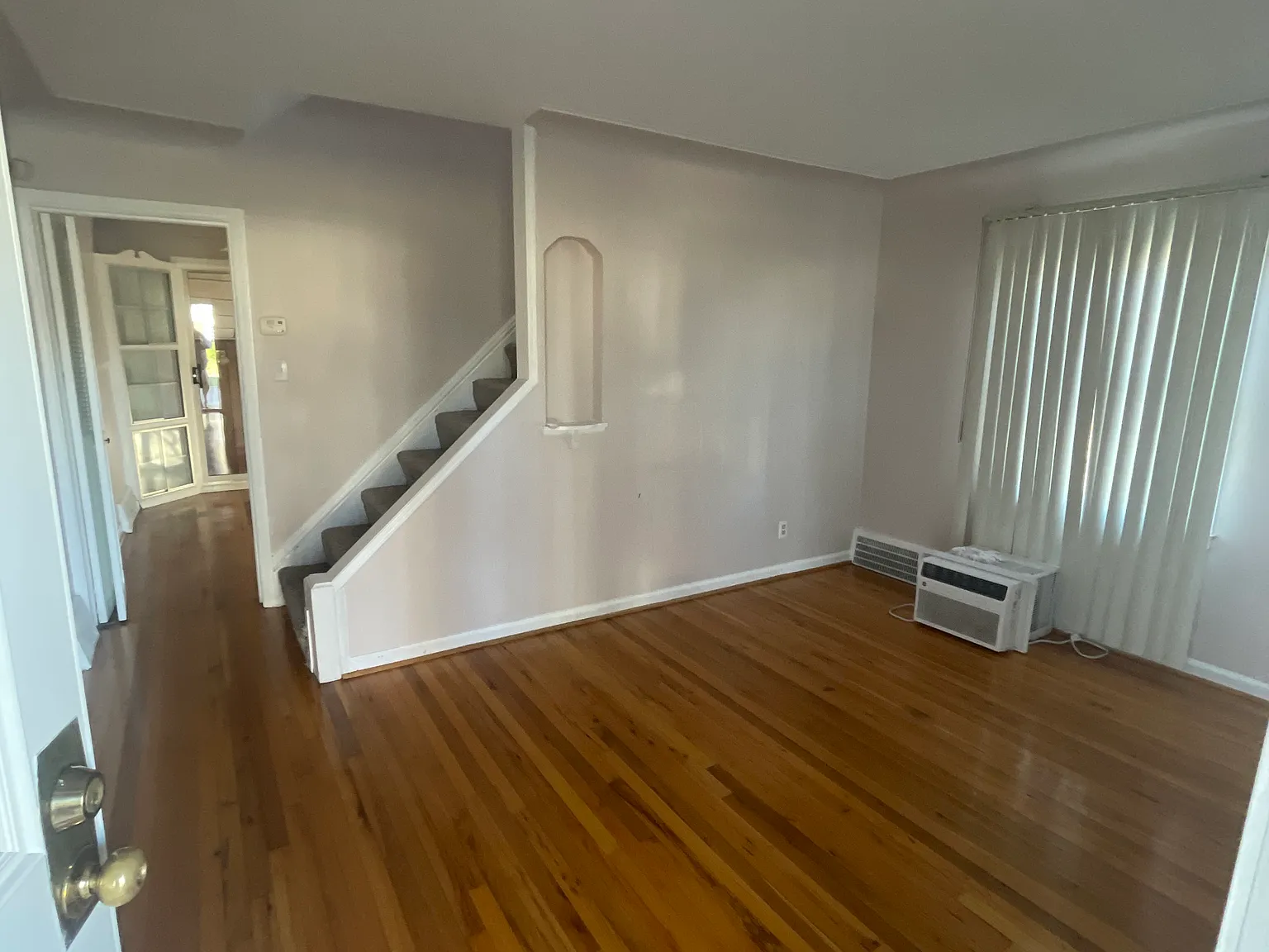 2 bed, 996 sqft, $1,400 — Photo 2