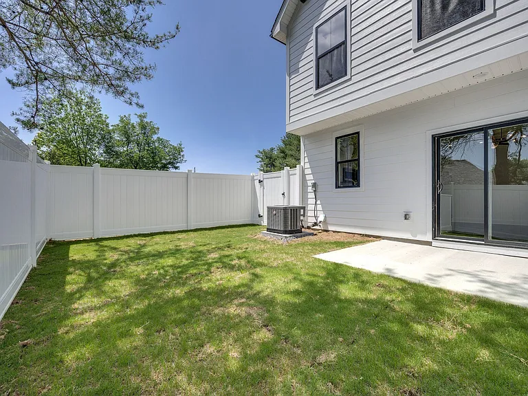 518 Taffy Way — Photo 30