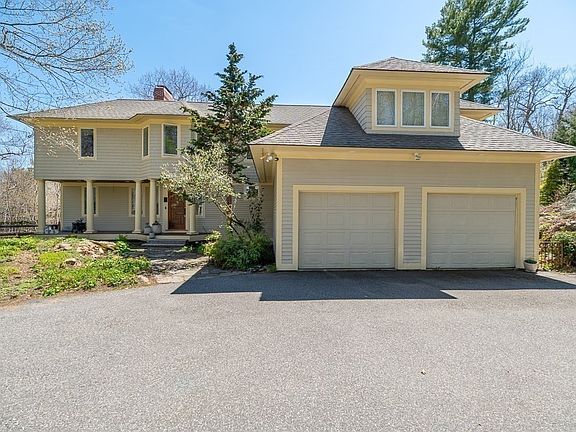 3rd image of 33 Forster Rd