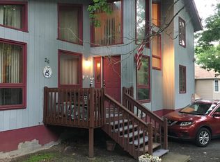 2044 Candlewood Dr, East Stroudsburg, PA