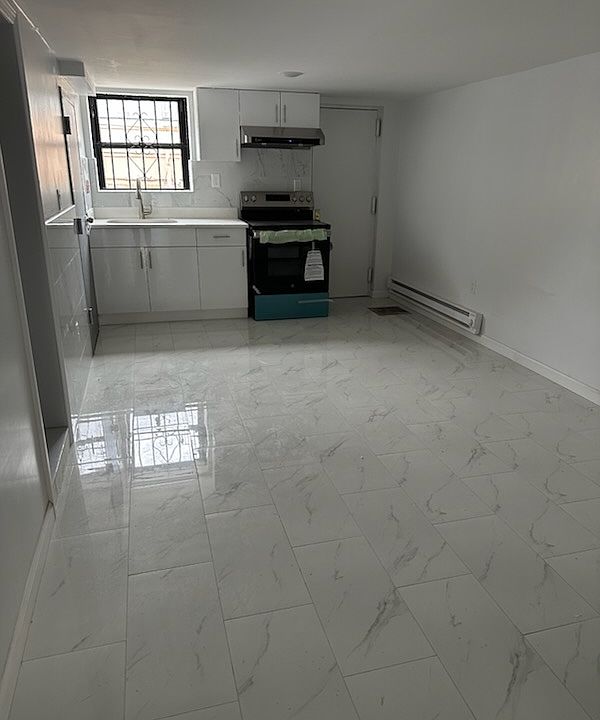 1st image of 456 Eldert Ln