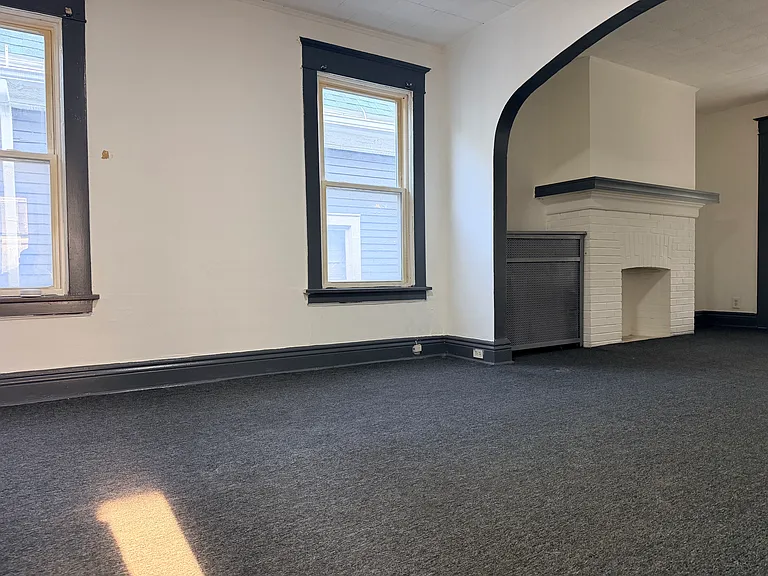634 E Ferry St #2 — Photo 6
