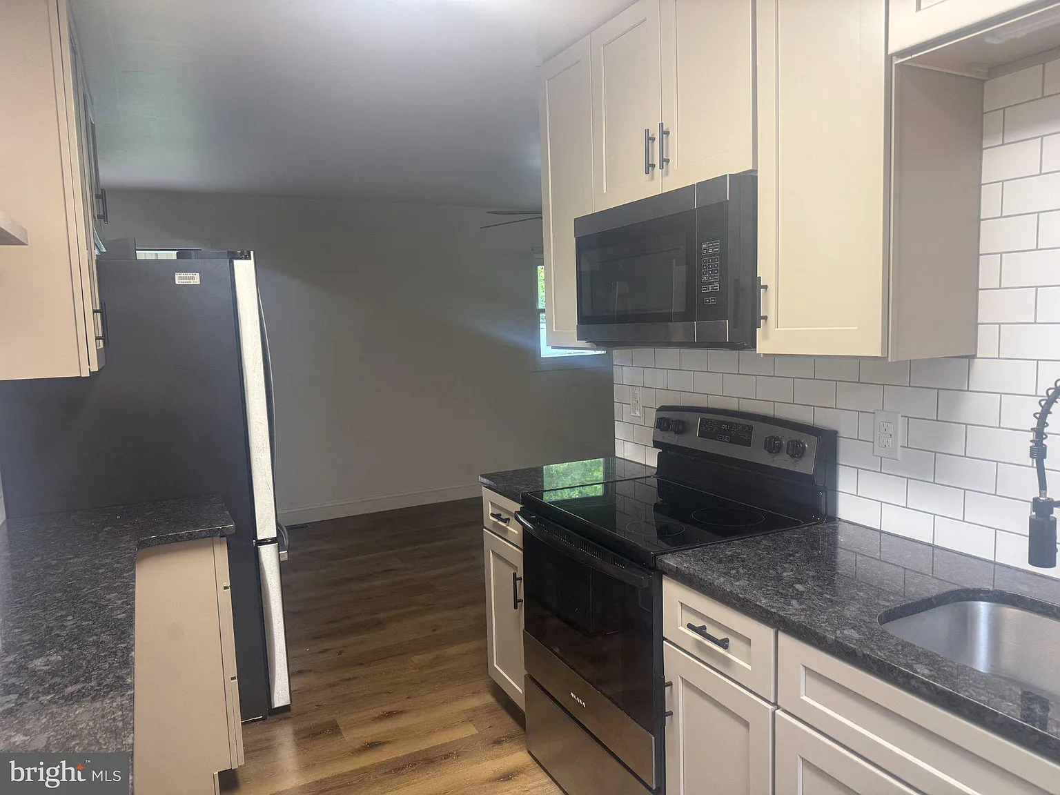 1 bed, 1.0 bath, 1400 sqft, $1,495 — Photo 2