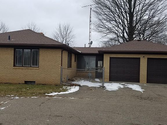 3rd image of 630 Eldred St