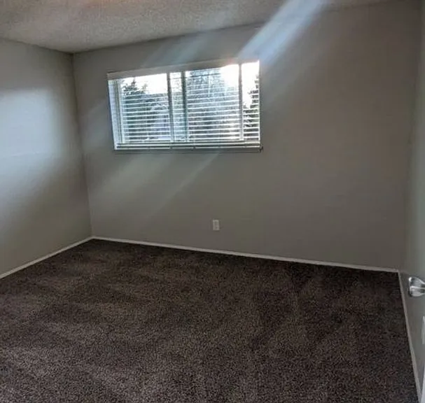 Stillwater Apartments — Photo 36