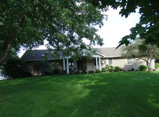 24728 Lakewood Dr, Sturgis, MI 49091