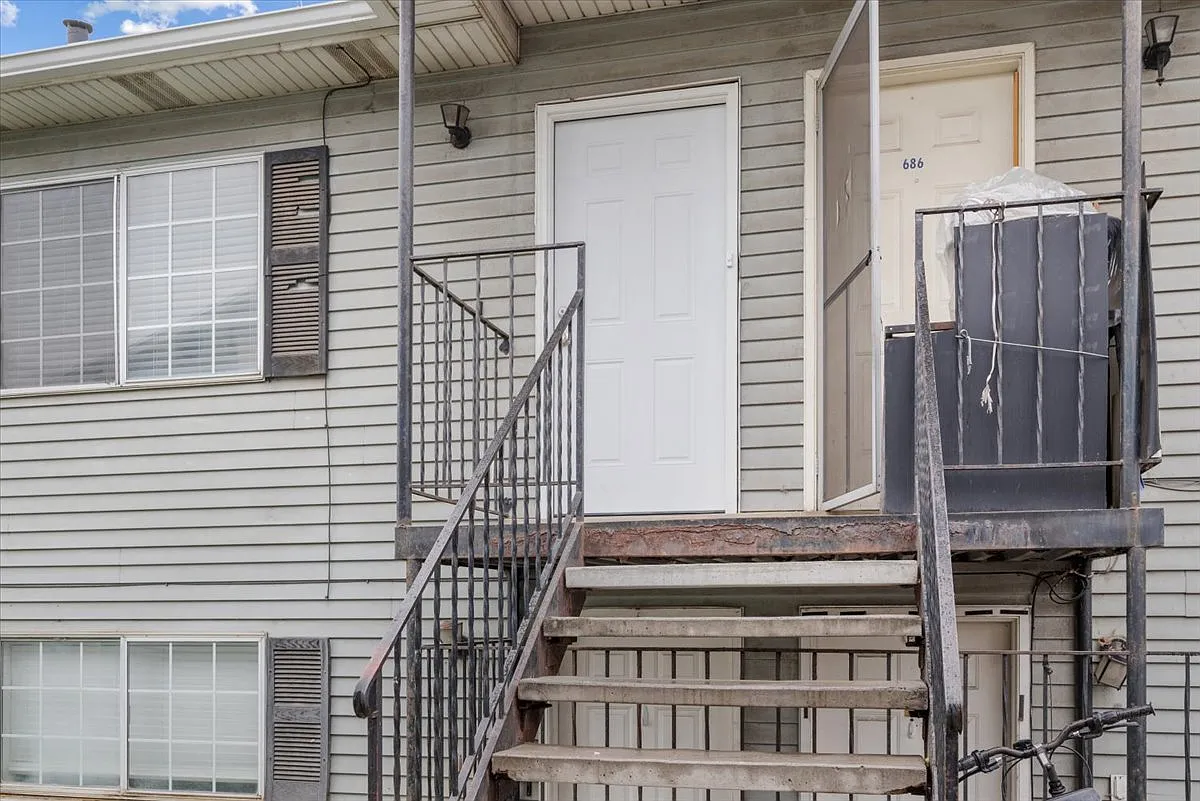 2 bed, 900 sqft, $1,199 — Photo 2