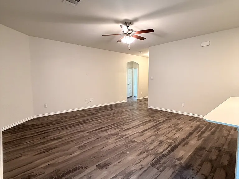 3413 Sabine Dr — Photo 12