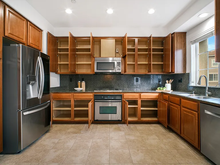 807 Batista Dr — Photo 11