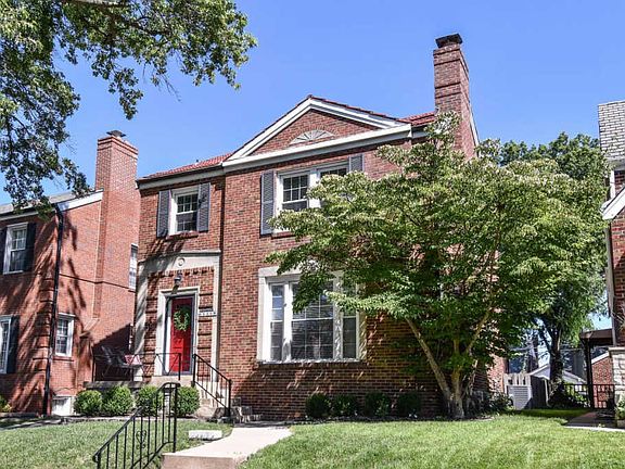 3rd image of 6025 Devonshire Ave