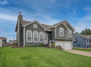 1309 NE Applewood St, Lees Summit, MO 64086