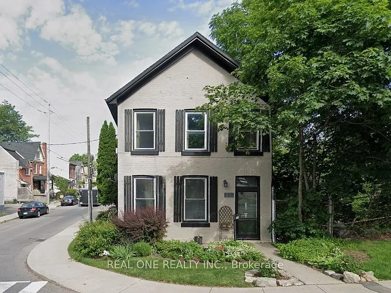 118 Queen St S #1 — Photo 1