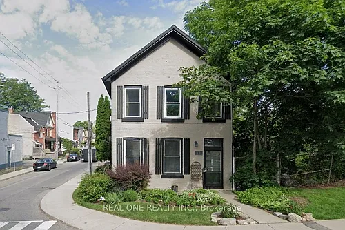 118 Queen St S #2 Photo 1