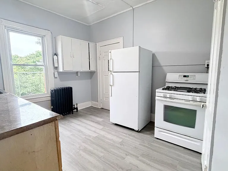 342-6 W Grand Ave #27E — Photo 2