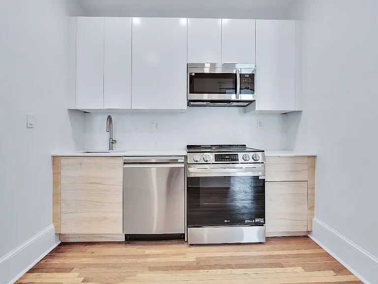 1024 Commonwealth Ave #506 — Photo 2