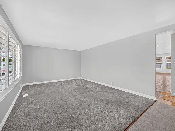 2nd image of 4921 W Choctaw Ave