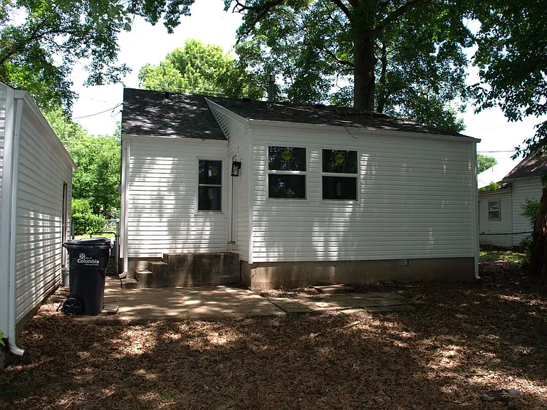 308 Benton St — Photo 18