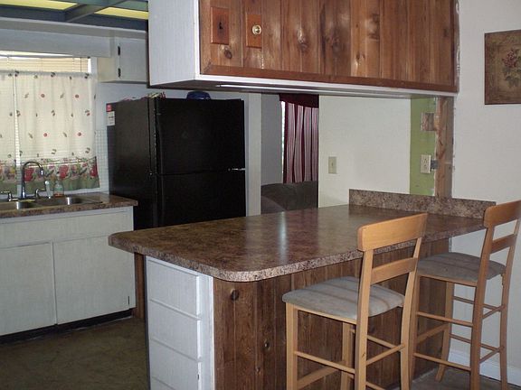 Dining to Kitchen