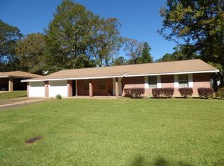 1402 Stokes Ave, McComb, MS 39648