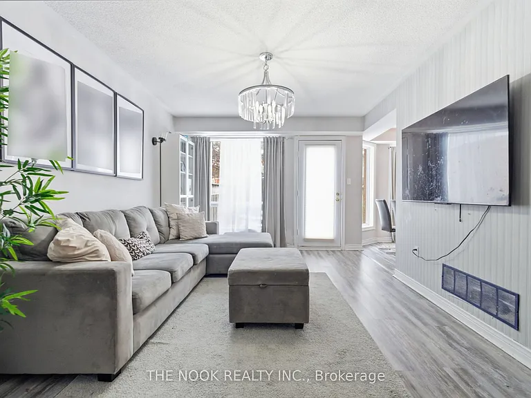 119 Brownstone Cres — Photo 5