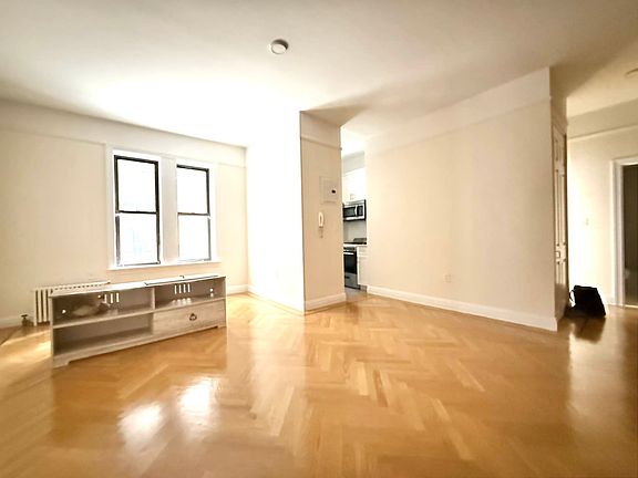2nd image of 48 W 73rd St APT 2B