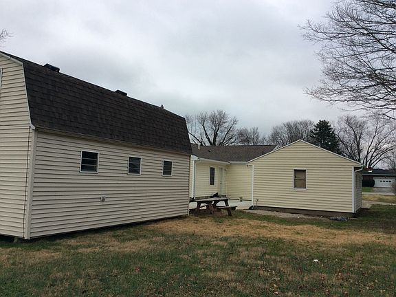 Workshop/shed on left